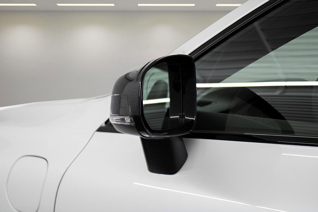 New 2024 Volvo XC60 T8 Plus w/ Protection Package Premier image 10