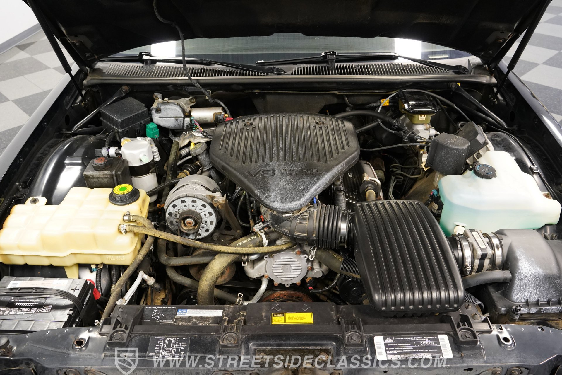 Used 1995 Cadillac Fleetwood Brougham RWD image 3