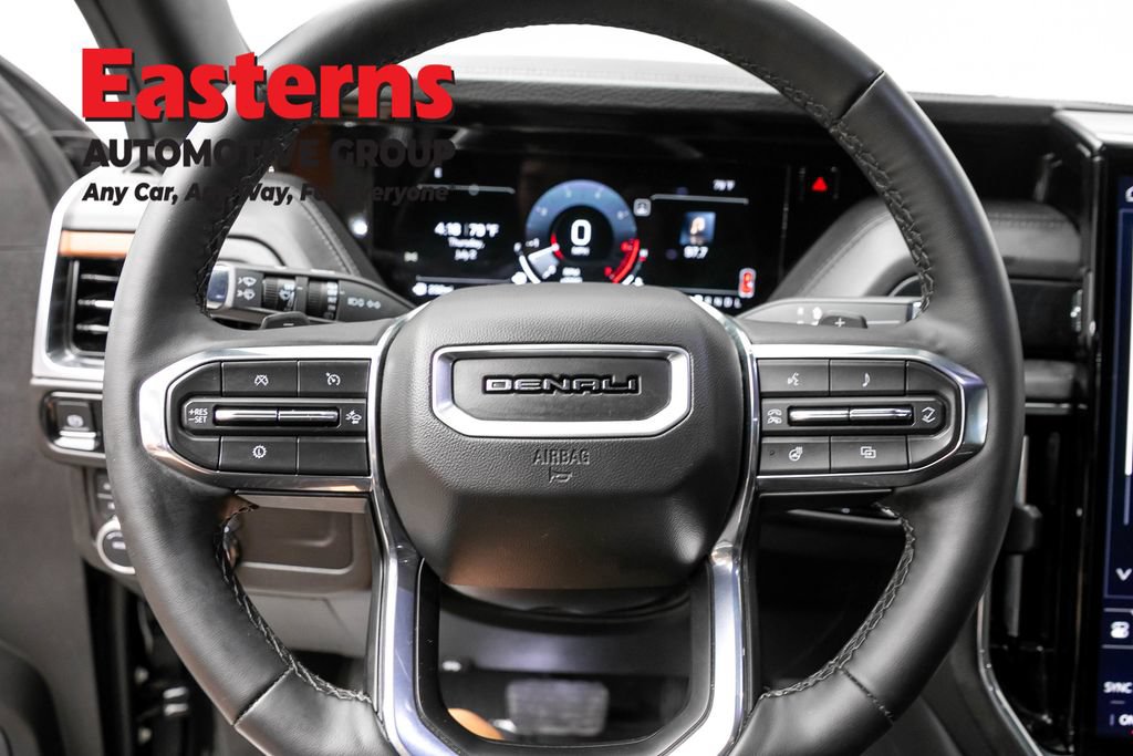 Used 2025 GMC Yukon XL Denali AWD/4WD image 10