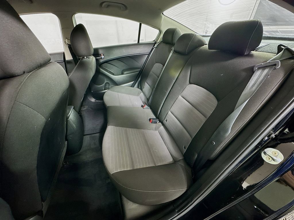 Used 2017 Kia Forte S image 22