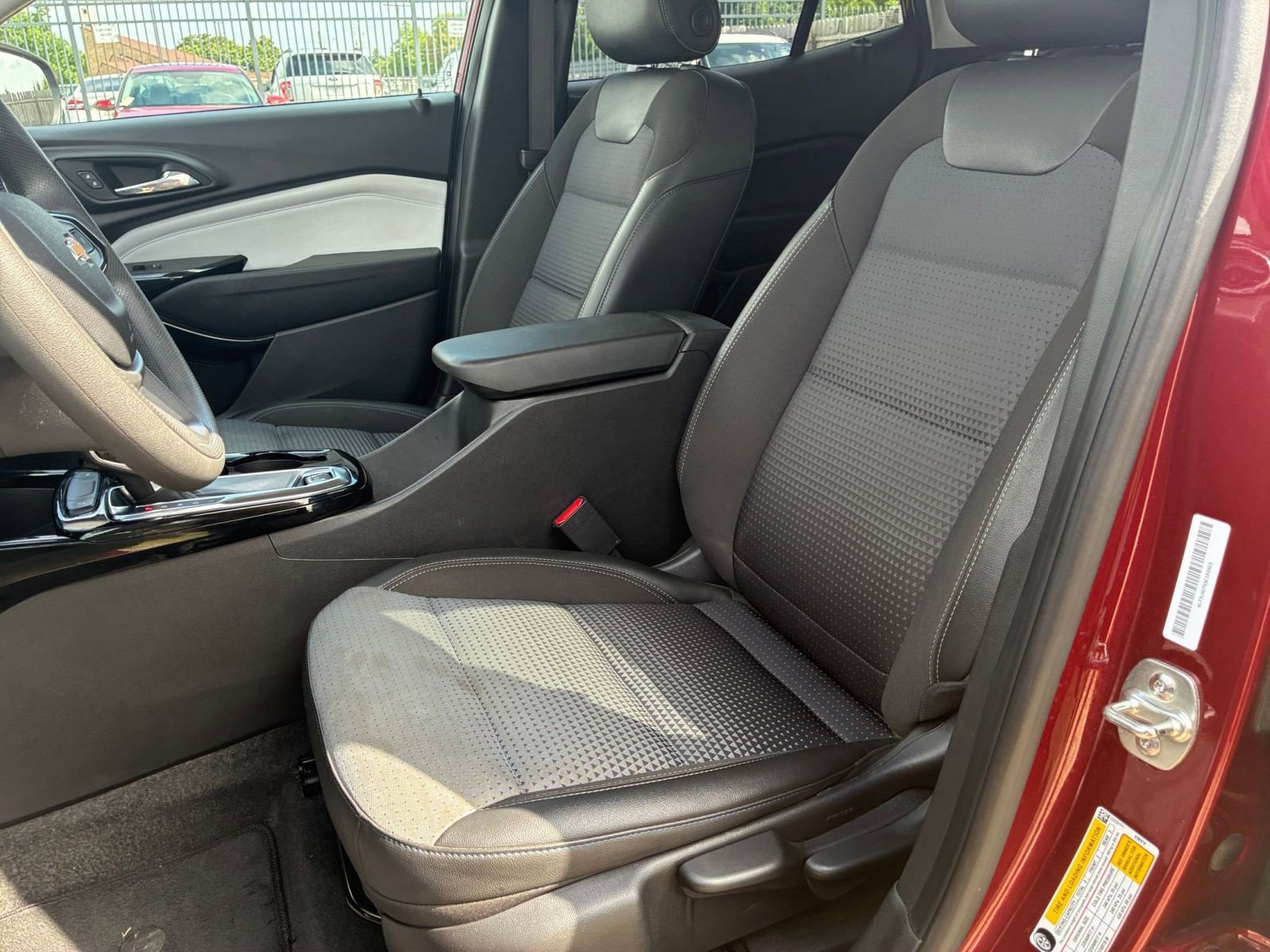 Used 2025 Chevrolet Trax LT FWD image 22