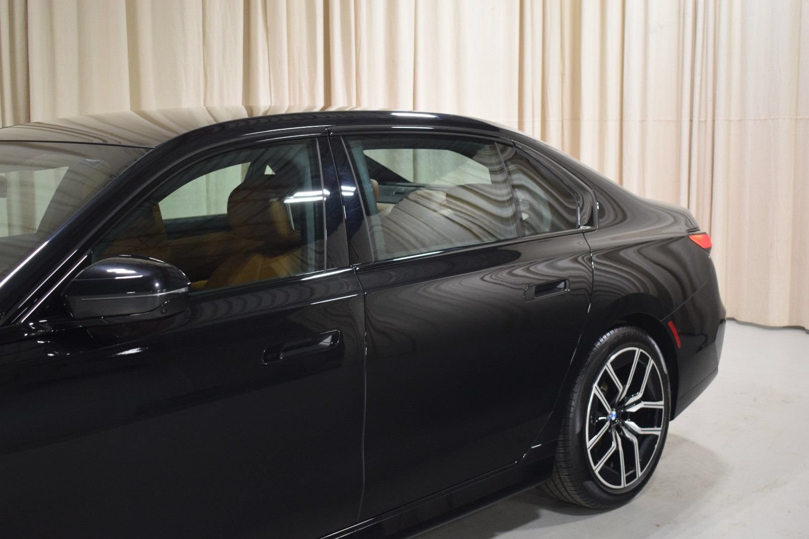 Used 2025 BMW 740i xDrive AWD/4WD video 2