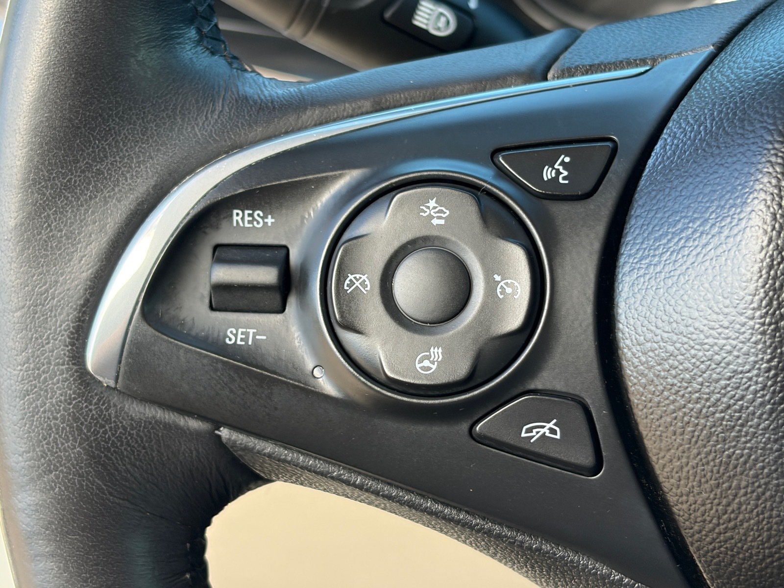 Used 2020 Buick Enclave Premium w/ Surround and Sites Package FWD image 21
