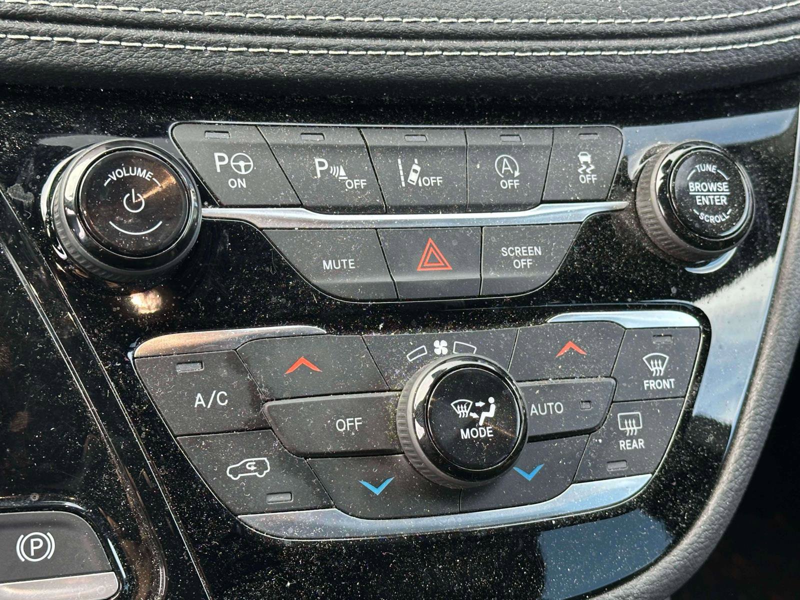 Used 2022 Chrysler Pacifica Limited w/ S Appearance Package image 27