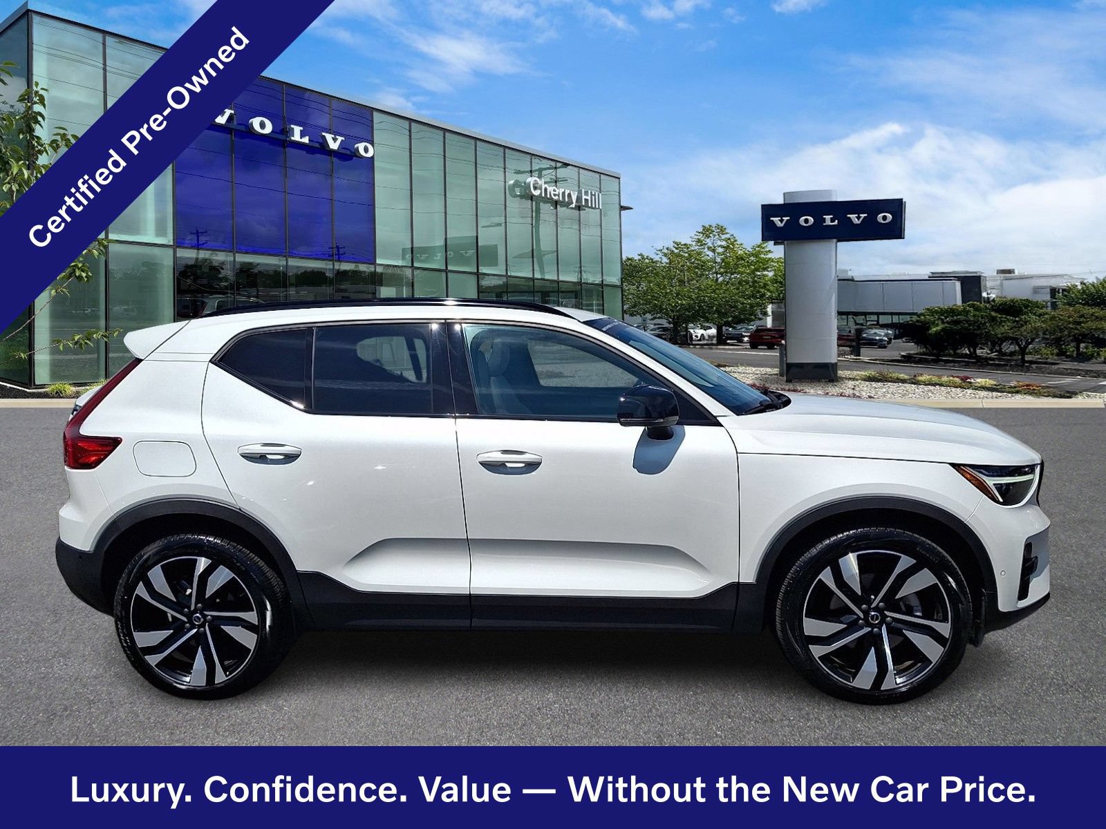 Certified 2025 Volvo XC40 B5 Ultra AWD/4WD image 8