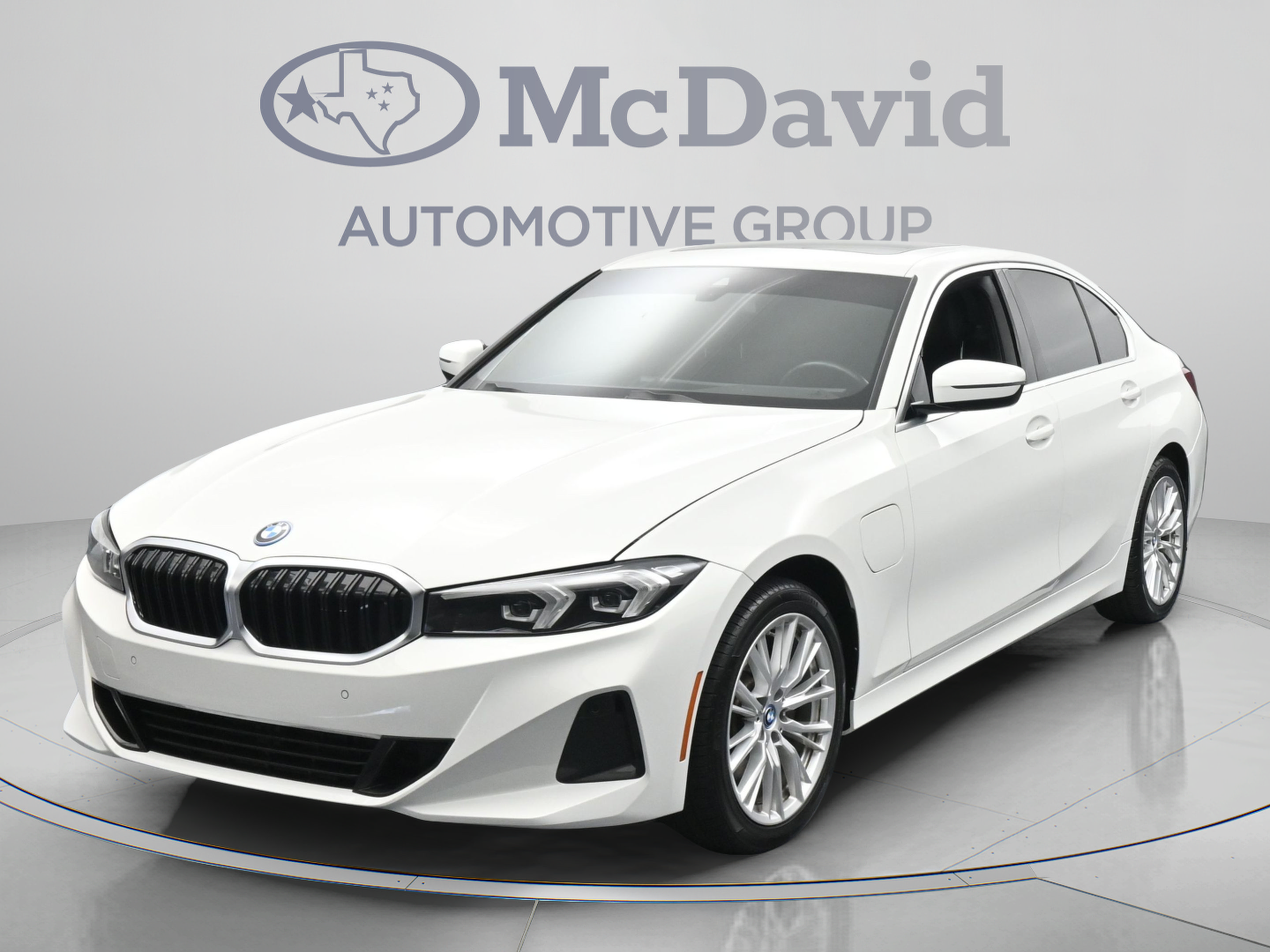 Used 2024 BMW 330e xDrive AWD/4WD image 4