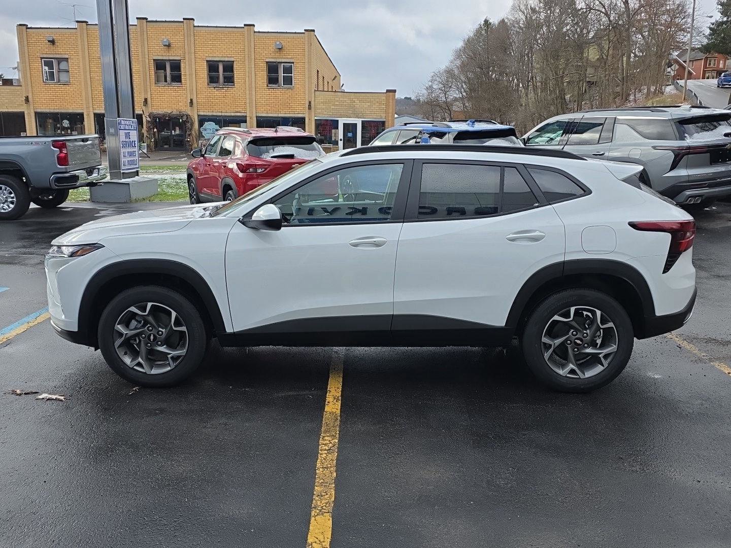 New 2025 Chevrolet Trax LT w/ Driver Confidence Package image 5