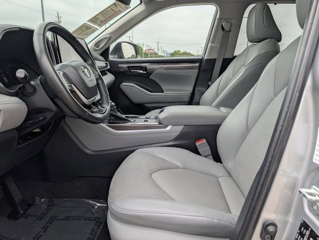 Used 2023 Toyota Highlander Limited image 27