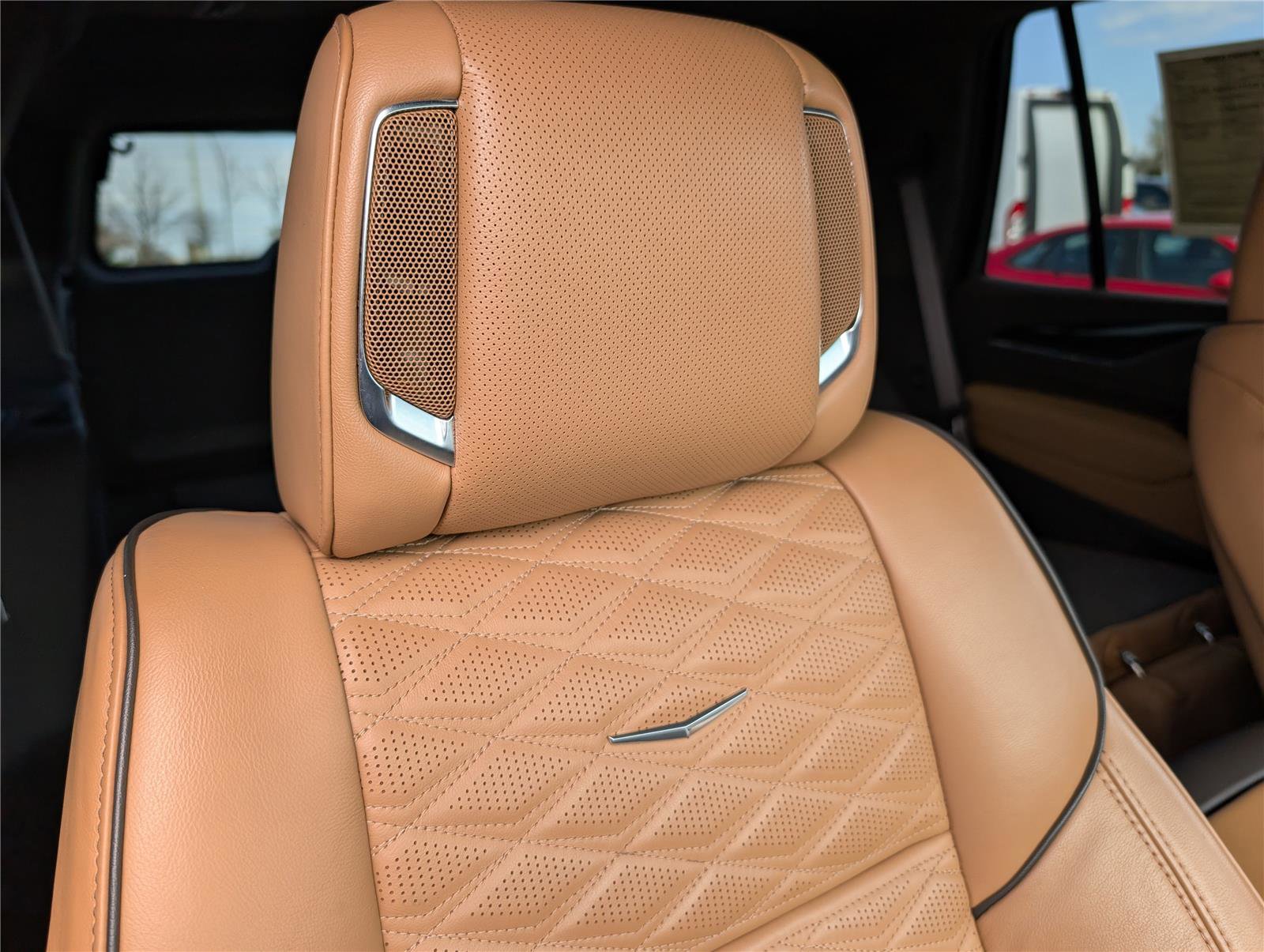 Used 2022 Cadillac Escalade Premium Luxury image 12