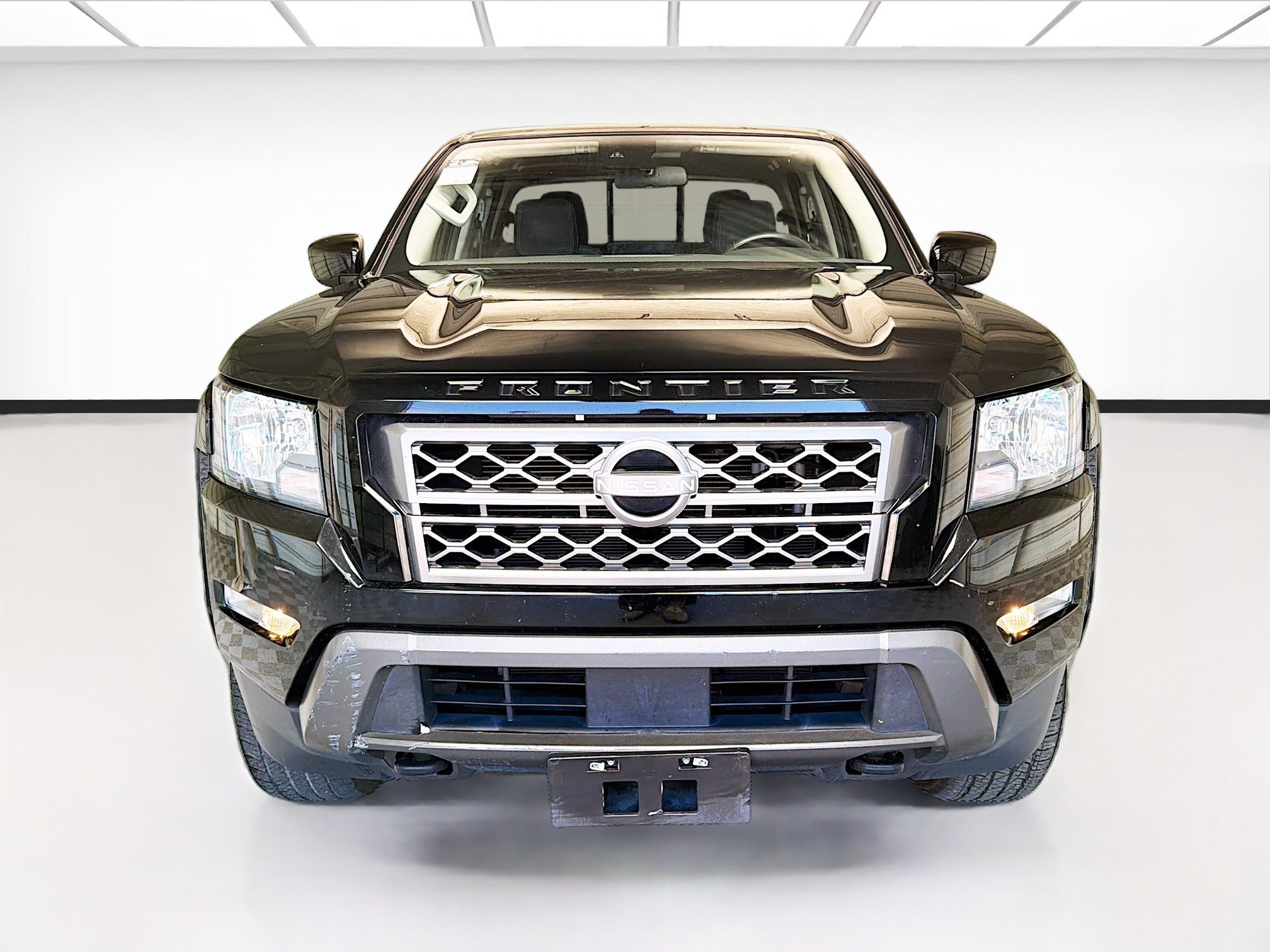 Used 2022 Nissan Frontier SV AWD/4WD image 2