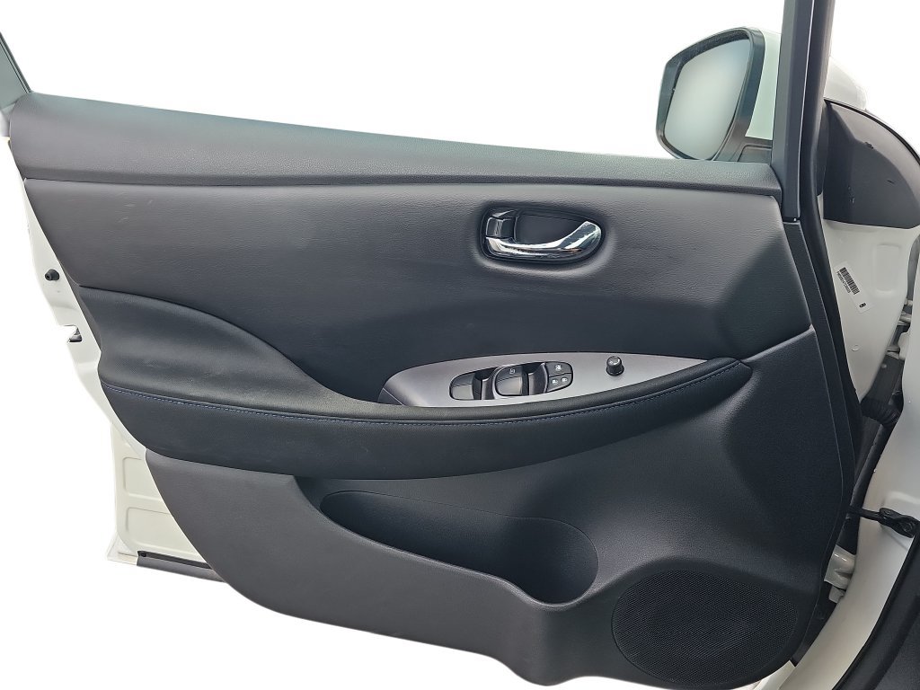 Used 2025 Nissan Leaf S FWD image 26