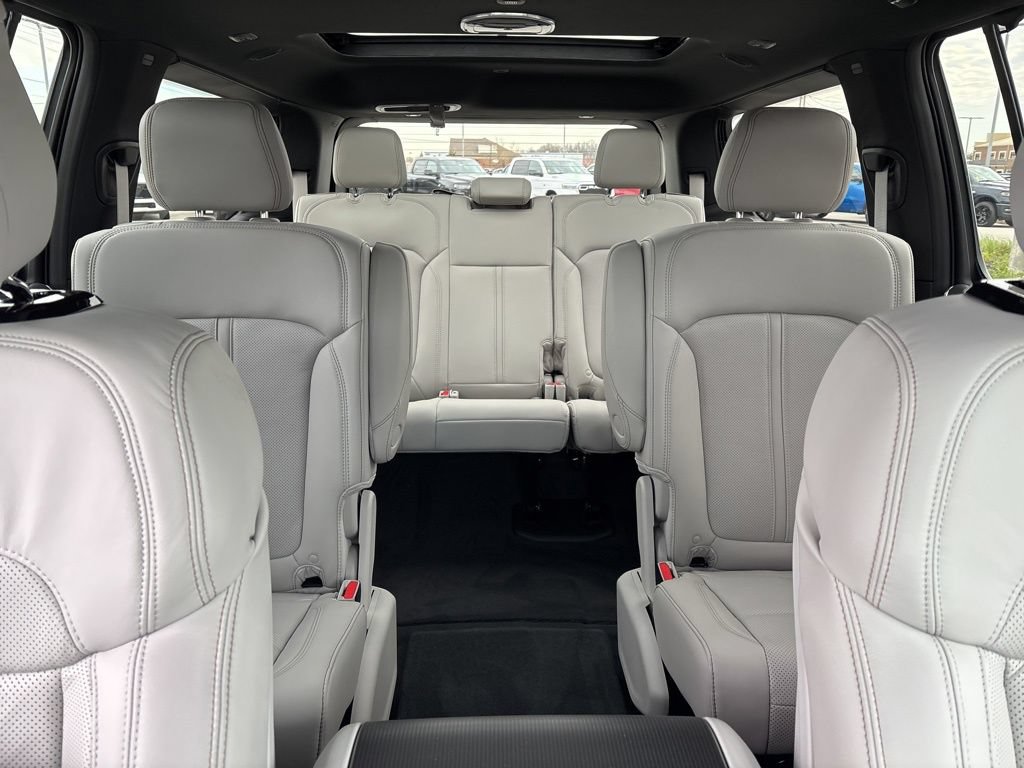 New 2026 Jeep Grand Wagoneer Summit AWD/4WD image 15