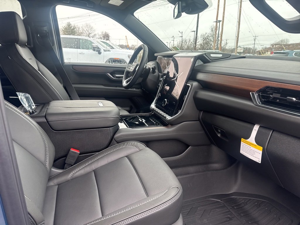 New 2026 GMC Yukon Denali w/ Sun & Power Step Package image 11