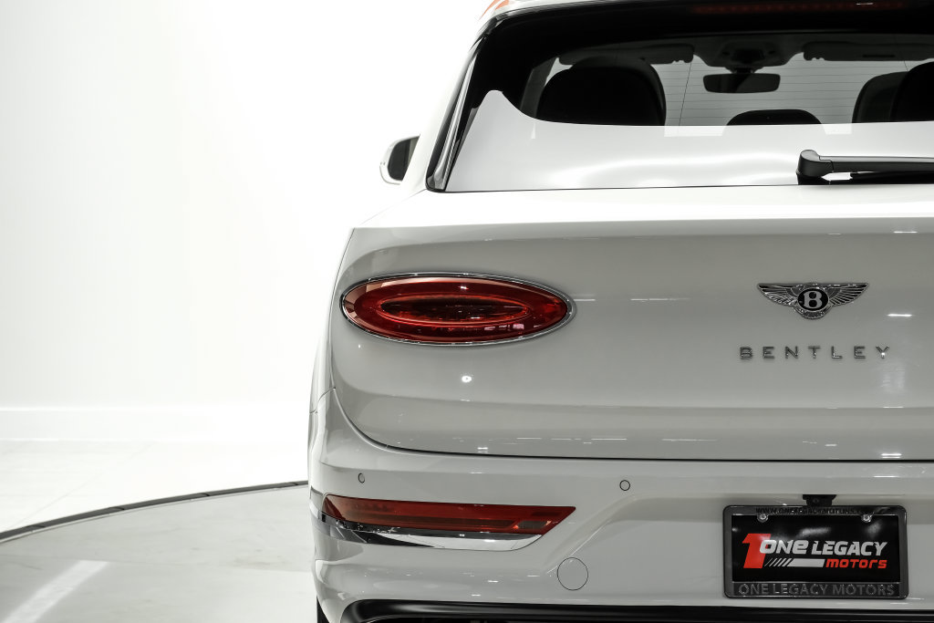 Used 2024 Bentley Bentayga AWD/4WD image 56