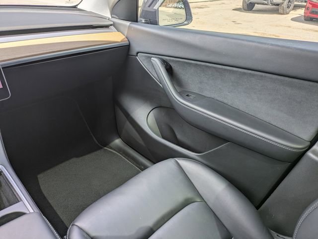 Used 2022 Tesla Model Y Performance AWD/4WD image 19