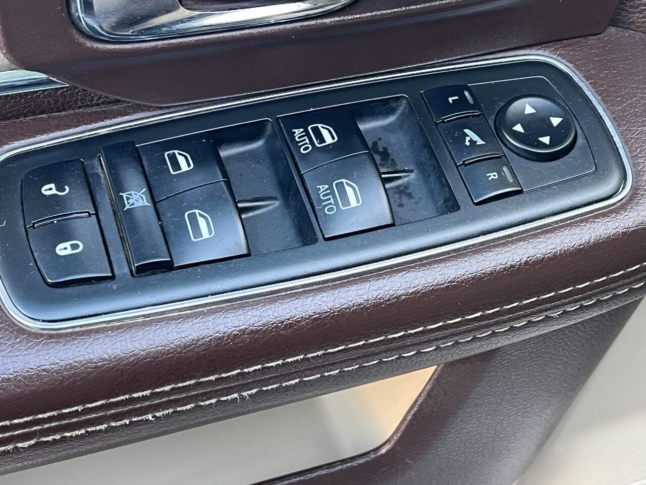 Used 2015 RAM 3500 Laramie image 21