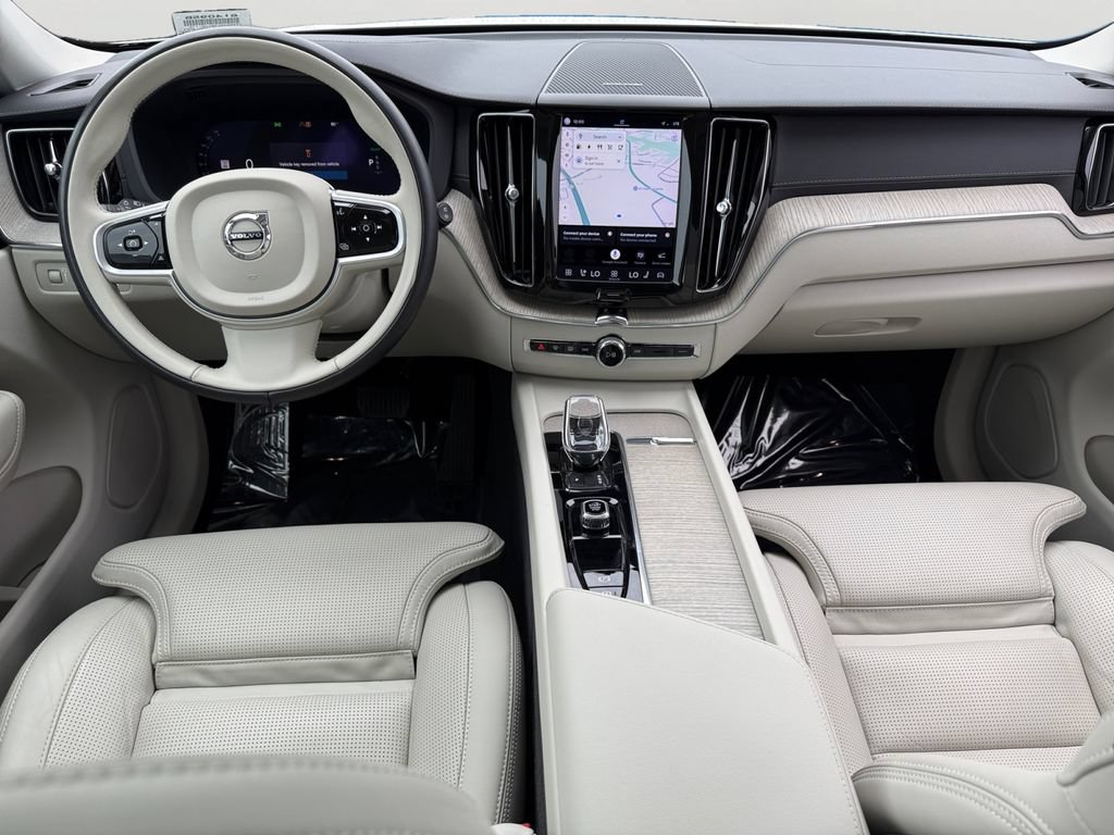Certified 2022 Volvo XC60 T8 Inscription w/ Advanced Package AWD/4WD image 15