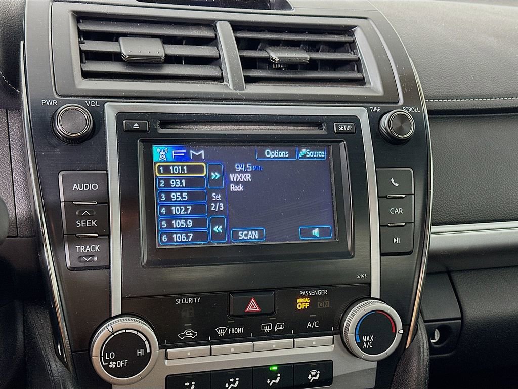 Used 2013 Toyota Camry SE image 18