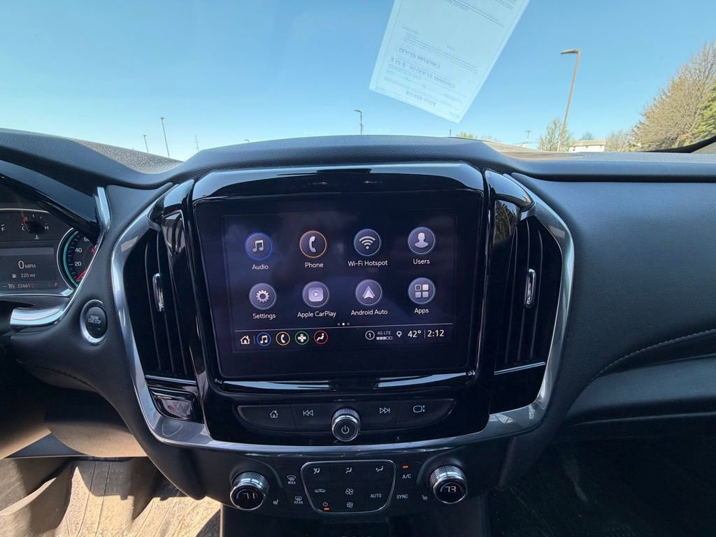 Used 2023 Chevrolet Traverse LT image 9