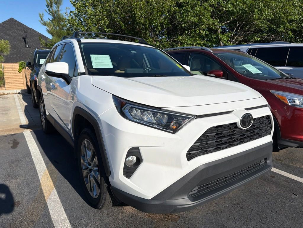 Used 2019 Toyota RAV4 XLE Premium AWD/4WD image 2