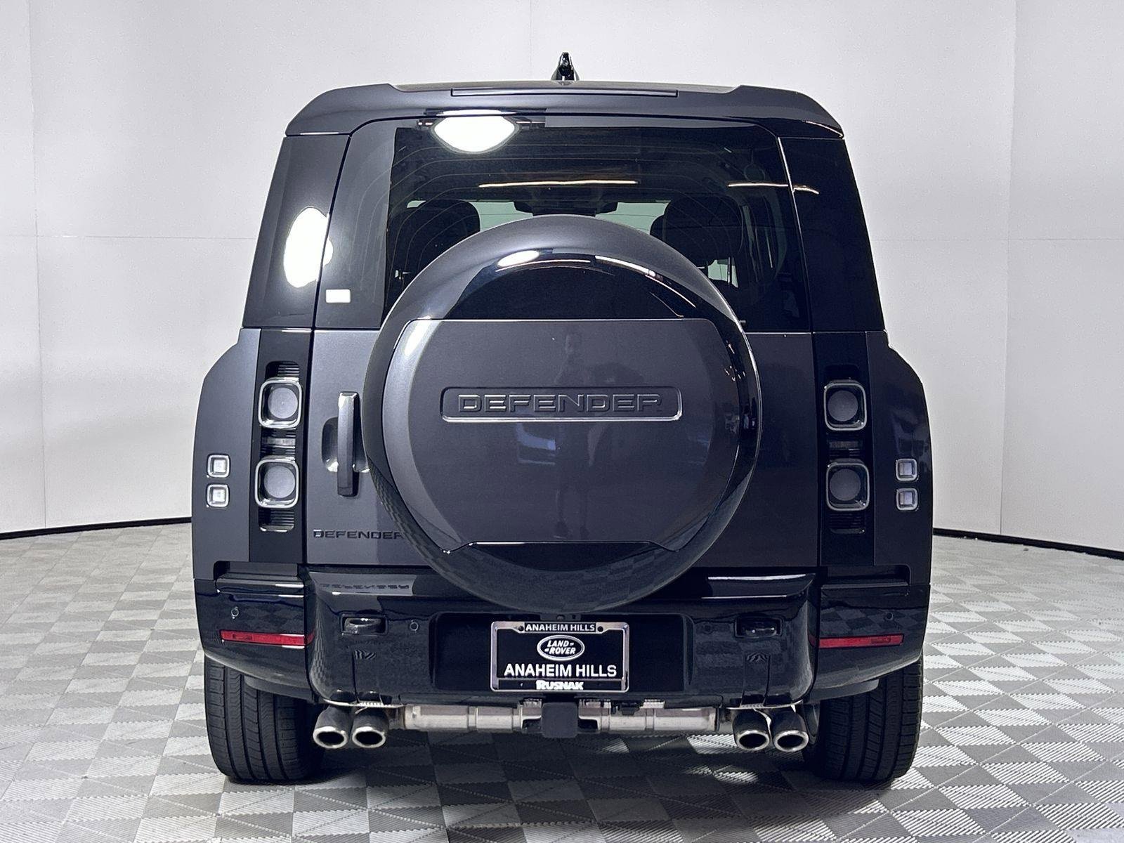 New 2025 Land Rover Defender 130 V8 image 4