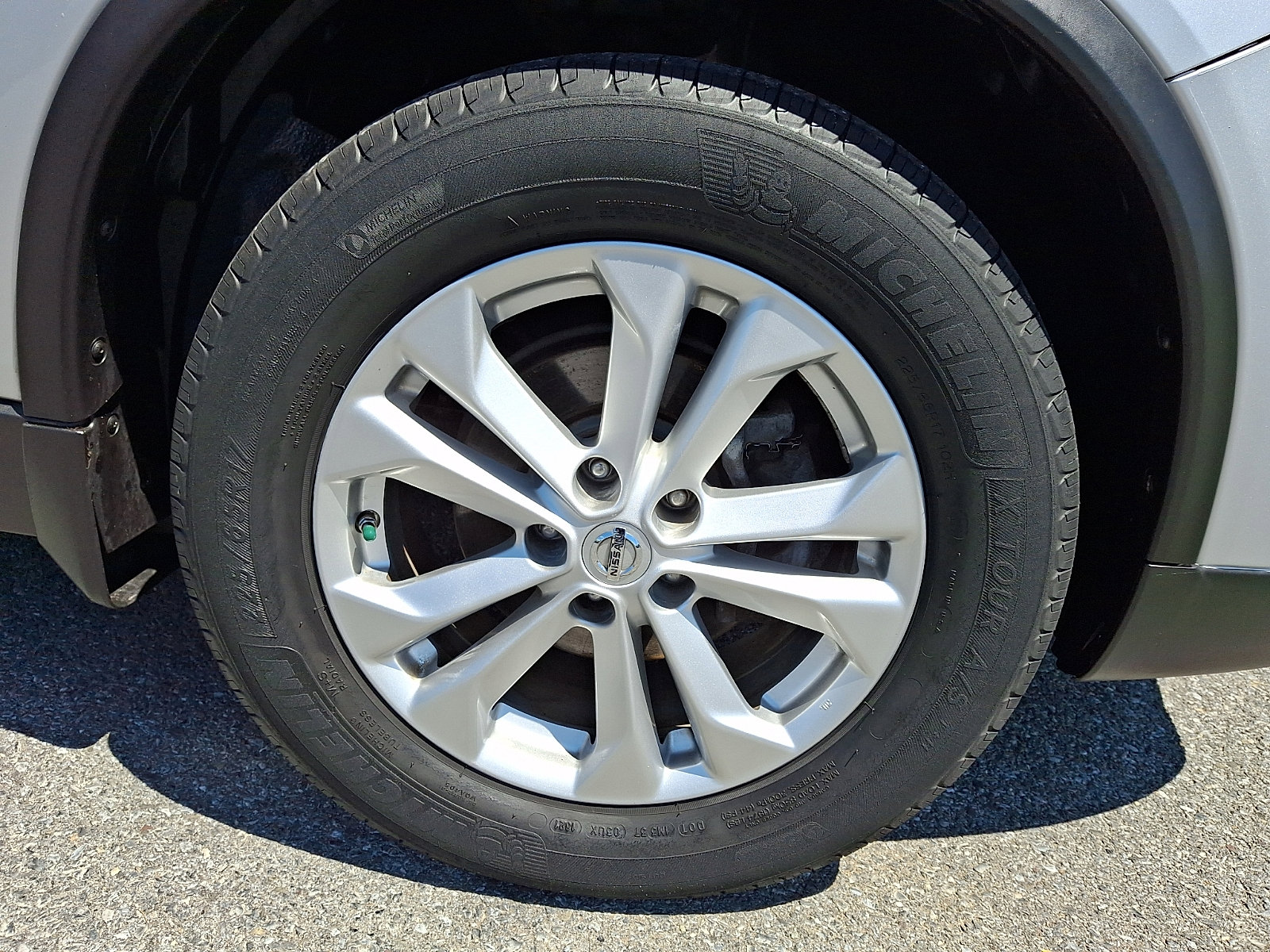 Used 2016 Nissan Rogue SV AWD/4WD image 8