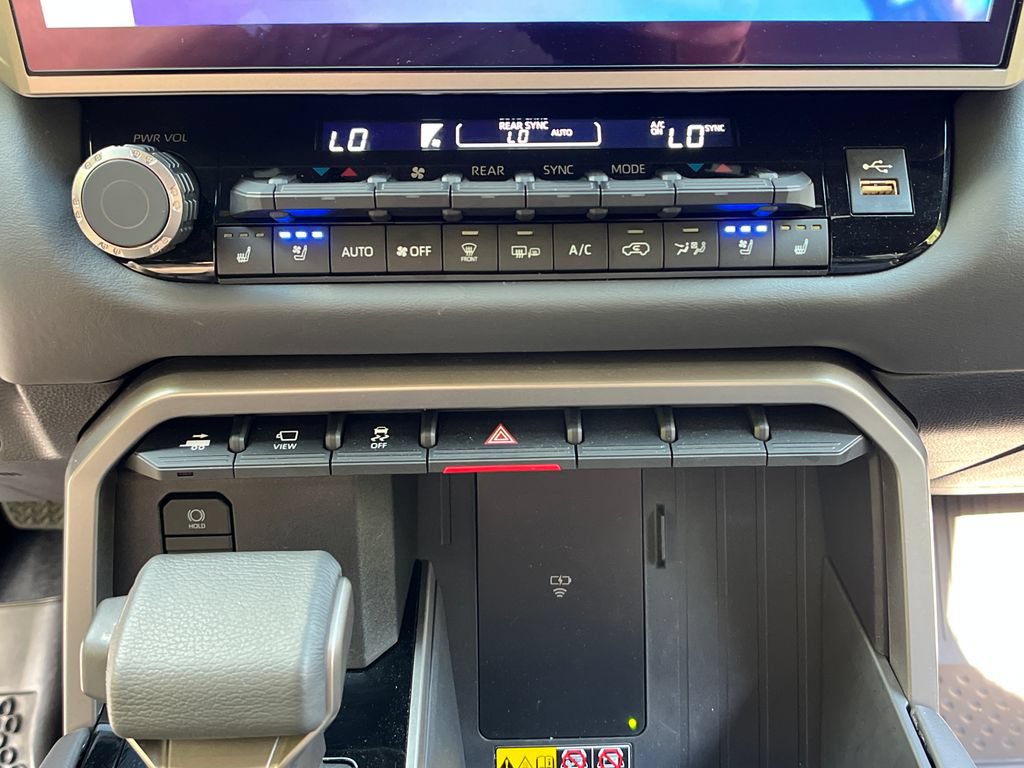 Used 2026 Toyota Sequoia Platinum AWD/4WD image 18