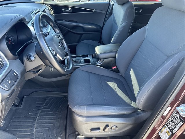 Used 2019 Kia Sorento LX w/ LX Convenience Package image 9