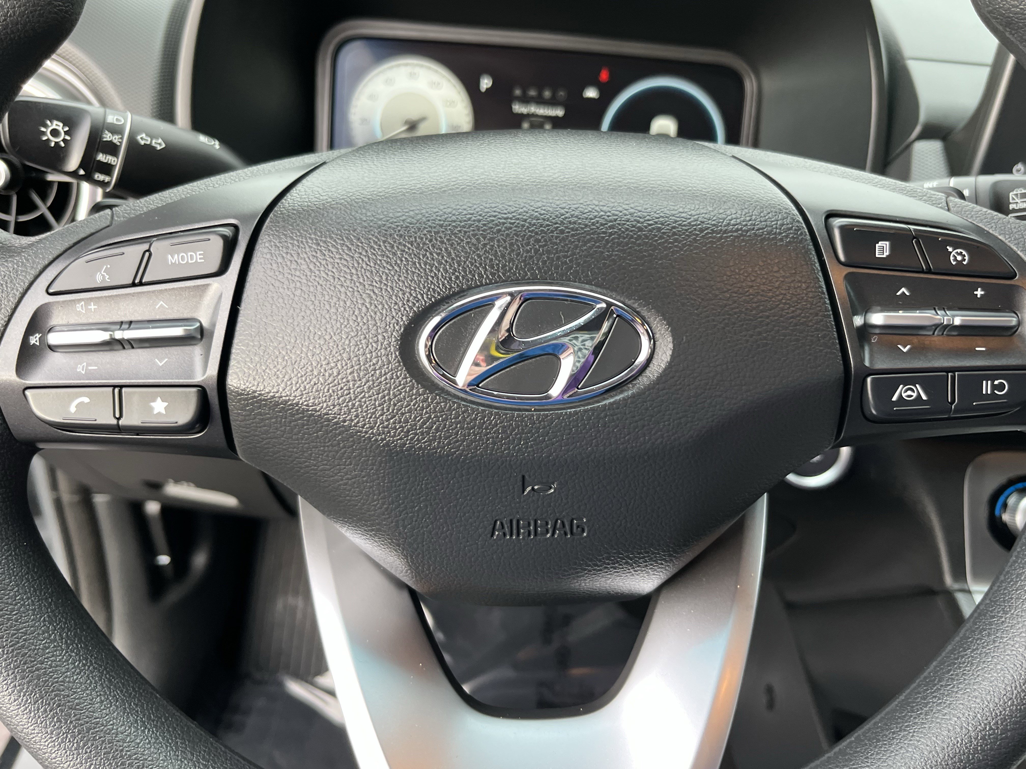 Certified 2023 Hyundai Kona SE image 17