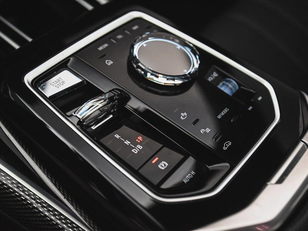 Used 2023 BMW i7 xDrive60 w/ Parking Assistance Package image 30