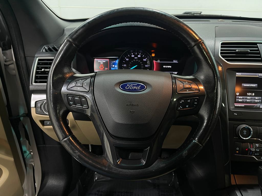 Used 2016 Ford Explorer XLT w/ Equipment Group 202A image 23