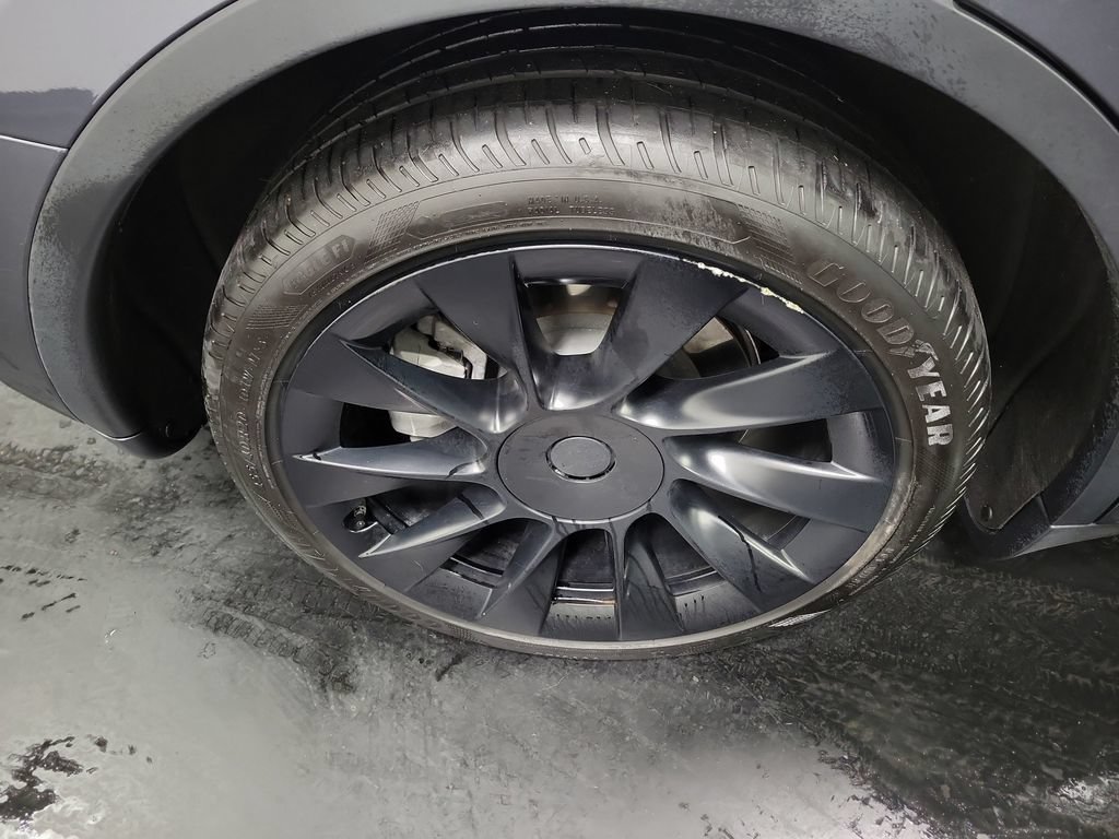 Used 2023 Tesla Model Y Long Range AWD/4WD image 11