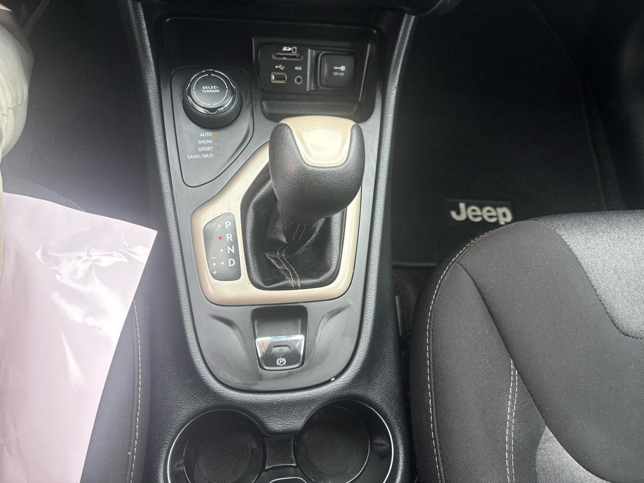 Used 2016 Jeep Cherokee Sport AWD/4WD image 29