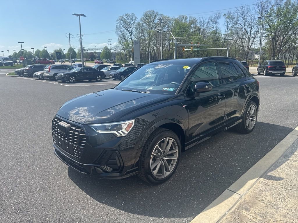 Certified 2025 Audi Q3 2.0T Premium w/ Convenience Package AWD/4WD image 8