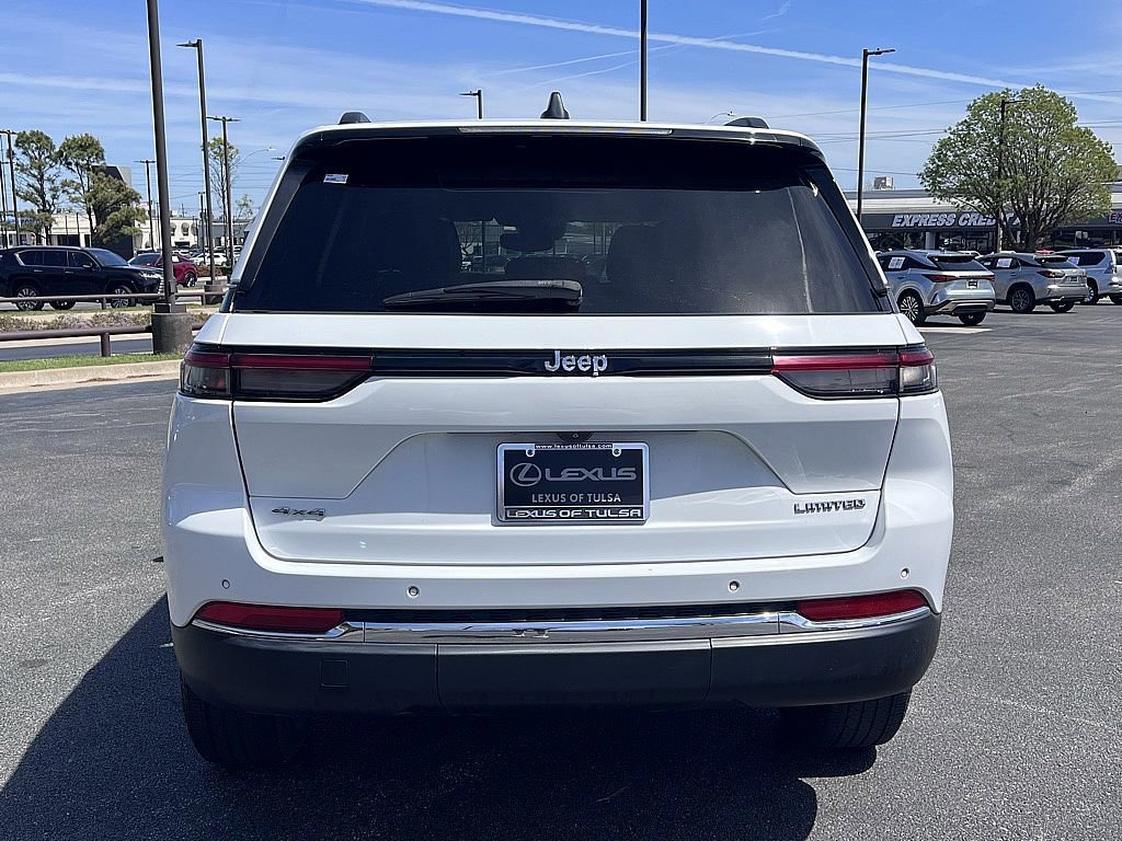 Used 2022 Jeep Grand Cherokee Limited AWD/4WD image 4