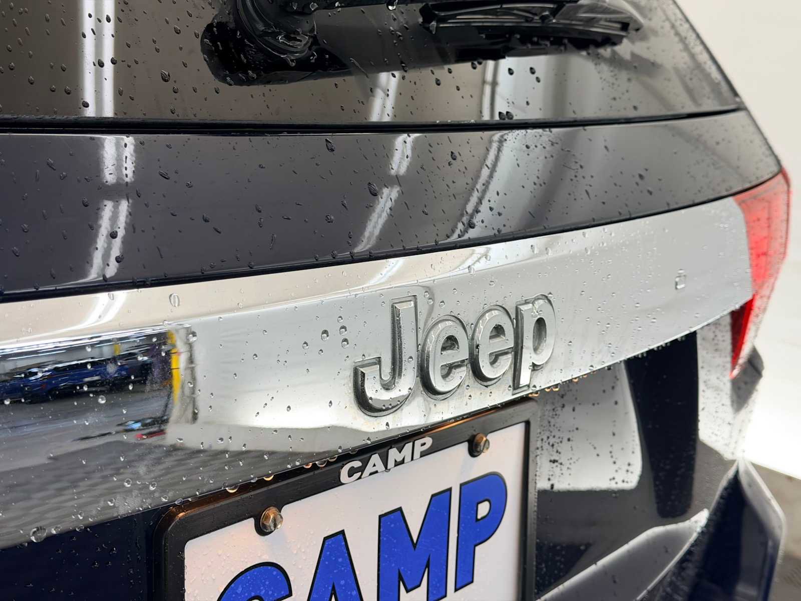 Used 2012 Jeep Grand Cherokee Laredo w/ All Weather Capability Group image 11