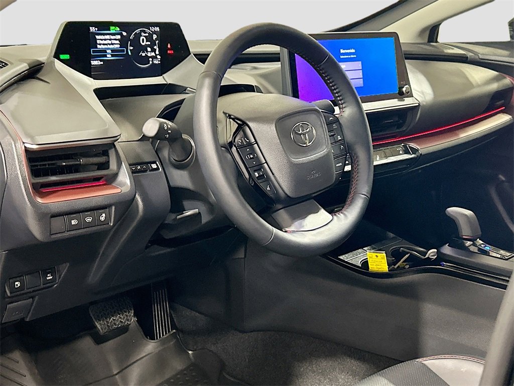 Used 2025 Toyota Prius Plug-In Hybrid image 7