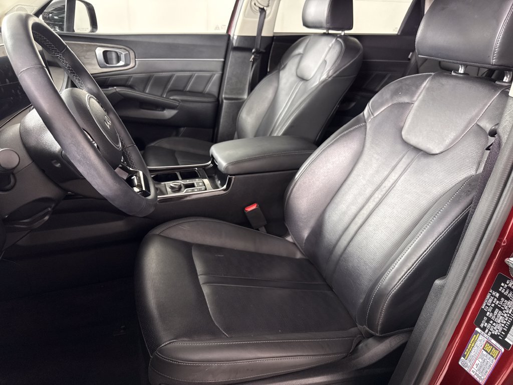 Used 2025 Kia Sorento SX AWD/4WD image 11