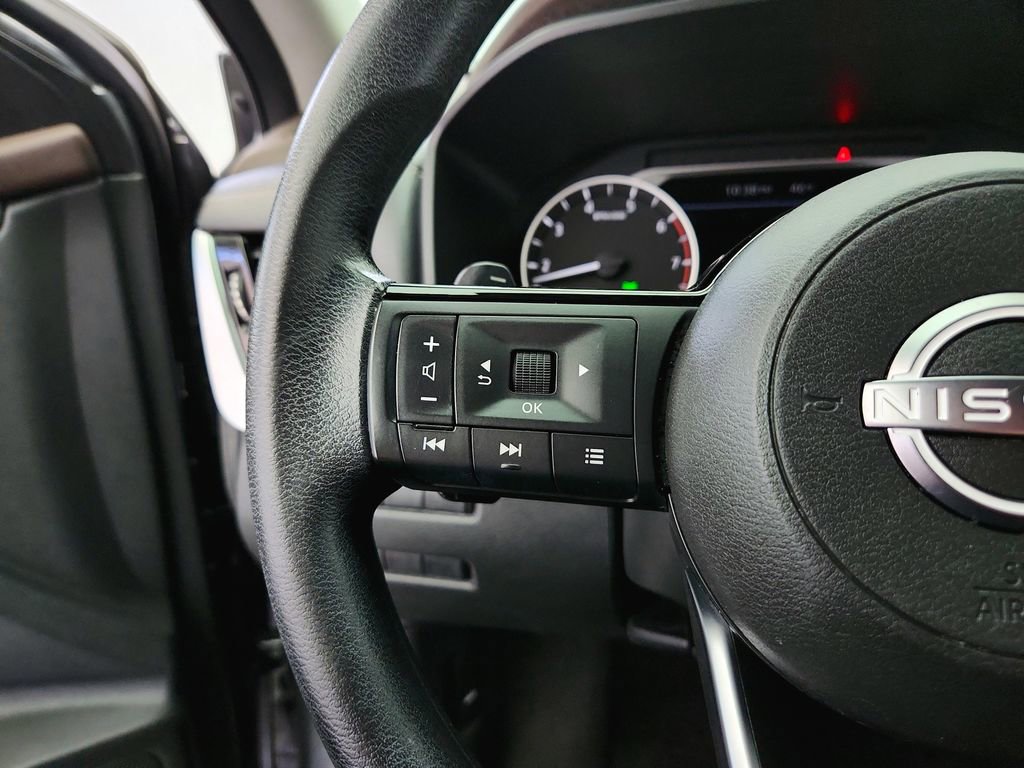 Used 2022 Nissan Rogue SV AWD/4WD image 19