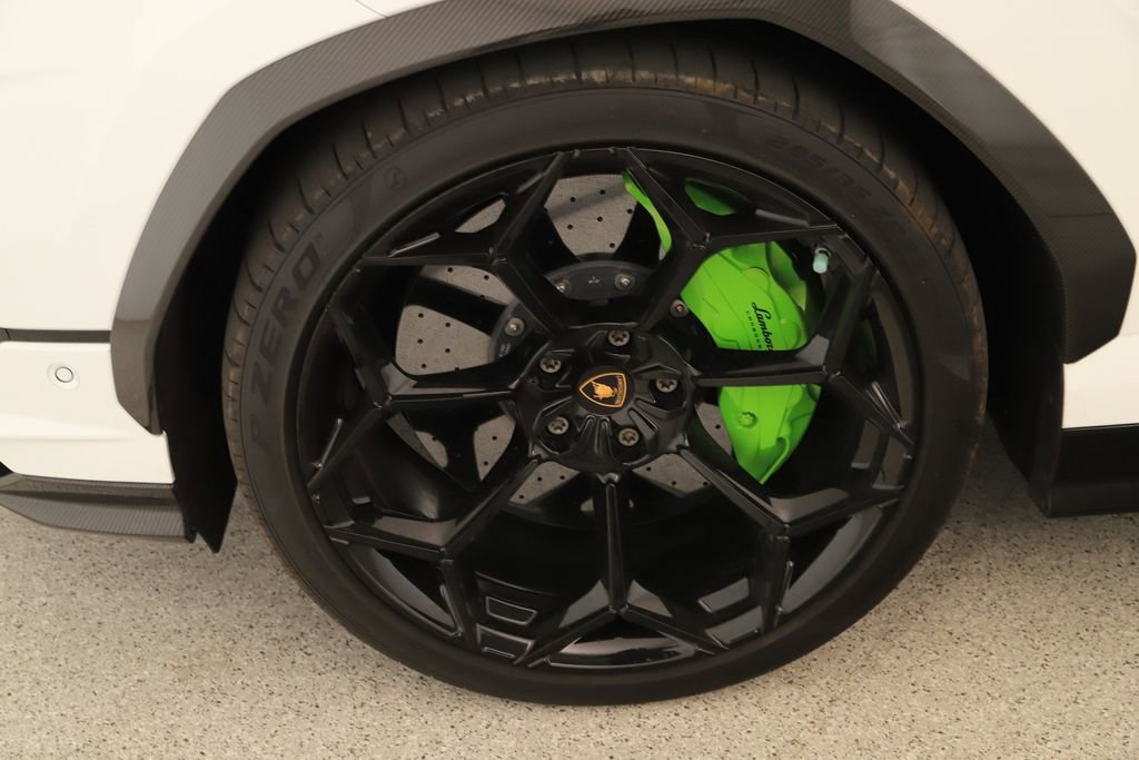 Used 2023 Lamborghini Urus Performante AWD/4WD image 43
