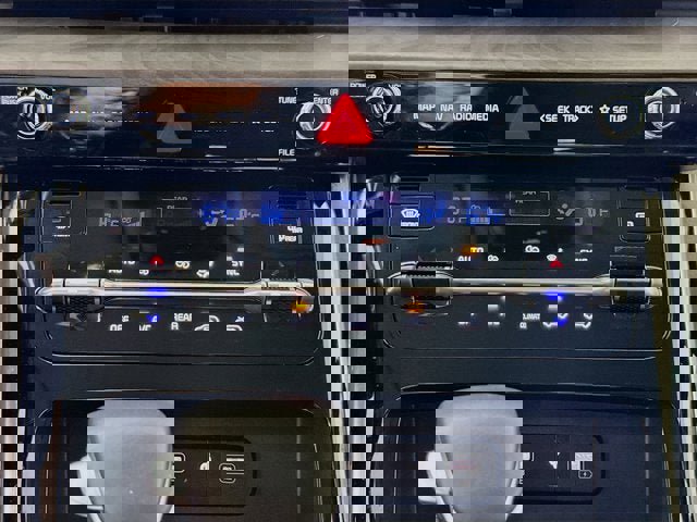 Certified 2024 Kia Carnival EX image 16