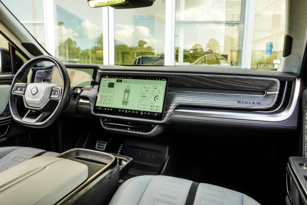 Used 2022 Rivian R1T Adventure AWD/4WD image 19