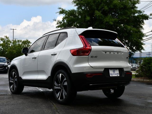 Used 2025 Volvo XC40 B5 Plus w/ Protection Package Premier AWD/4WD image 5