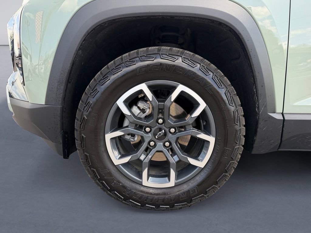 Used 2026 Chevrolet Equinox ACTIV w/ Convenience Package III image 9