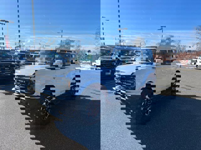 New 2025 Ford Bronco Outer Banks image 3