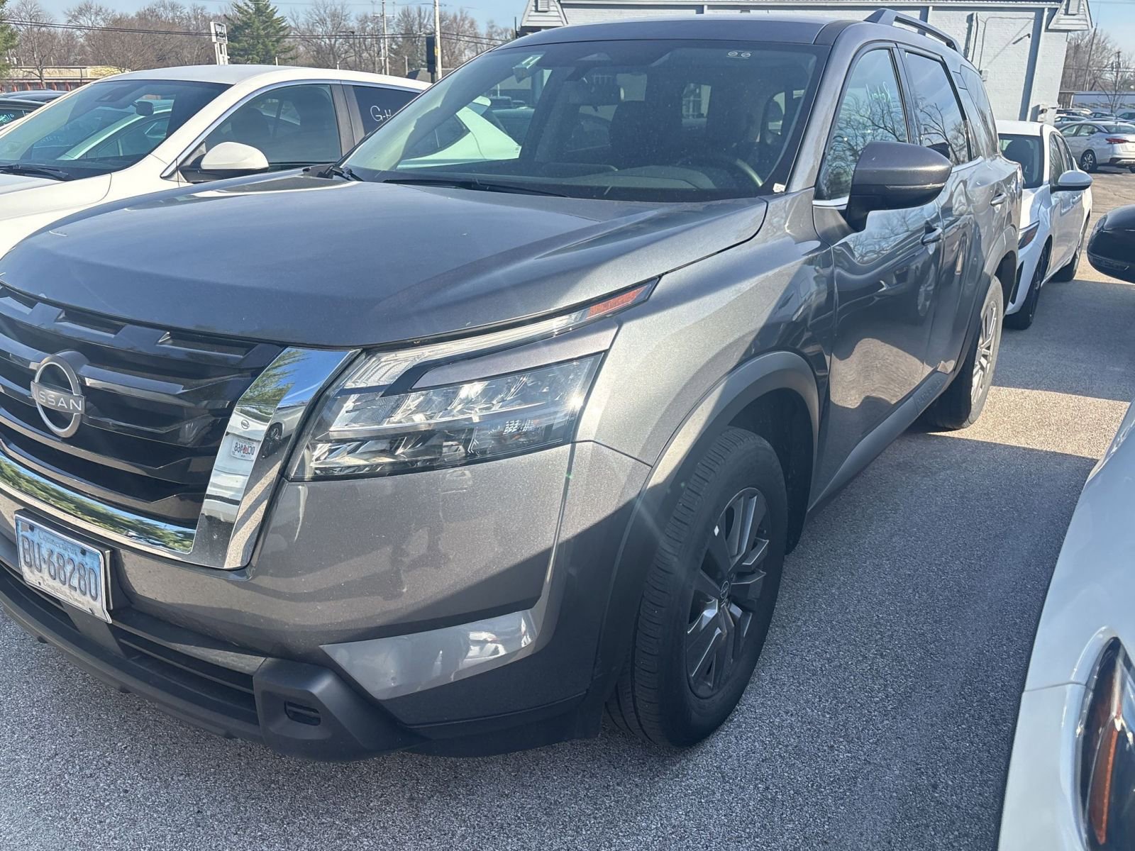 Used 2025 Nissan Pathfinder SV image 4