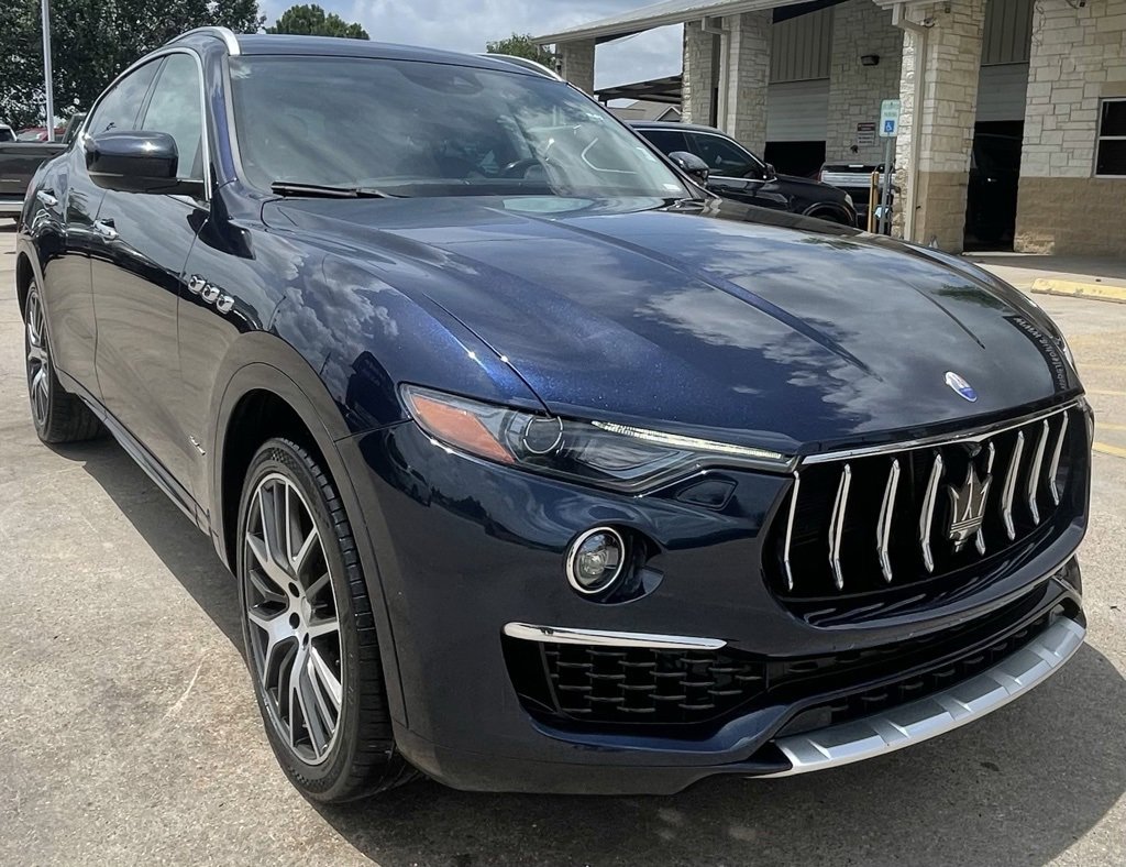 Used 2019 Maserati Levante GranLusso image 3
