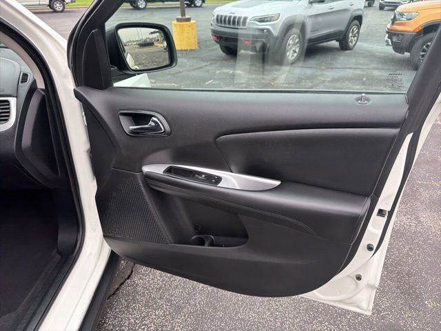 Used 2020 Dodge Journey SE FWD image 33