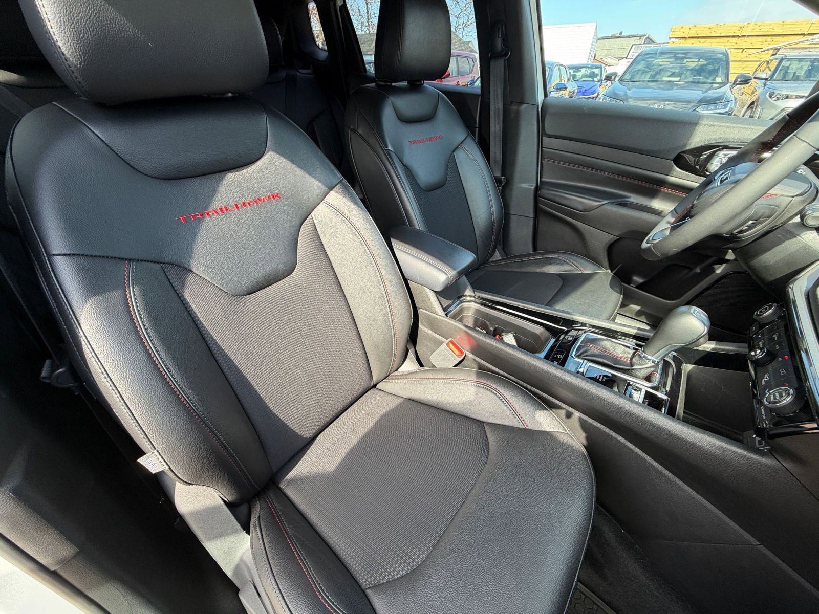 Used 2025 Jeep Compass Trailhawk image 35