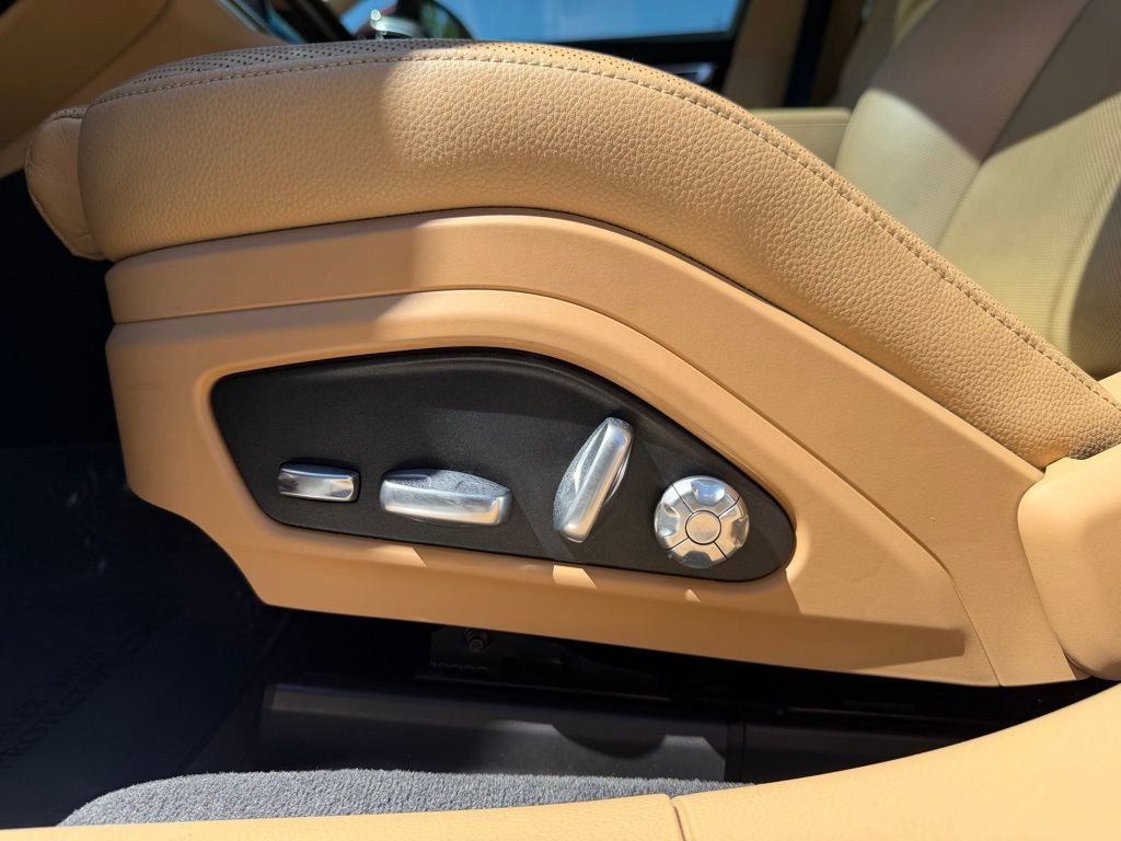 Used 2018 Porsche Panamera image 13